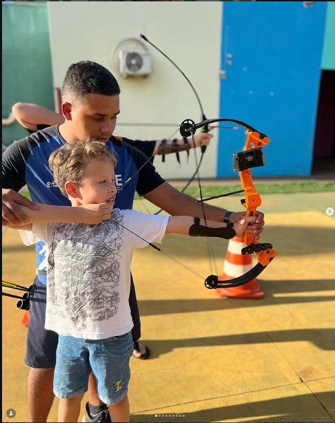 Atividade orientada de arco esportivo